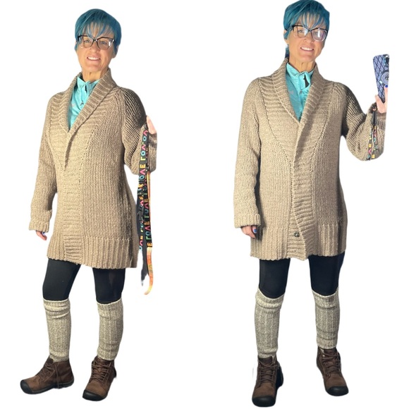 Old Navy Sweaters - 🔥2/$10 |•OLD NAVY•| Tan Comfy Knit Sweater Size Large